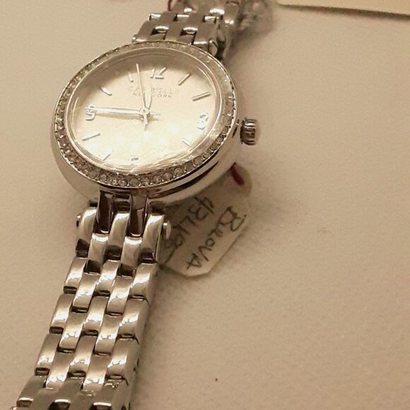 New silver tone watch with crystals - Picture 6 of 12